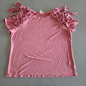 Sterling & Stitch Pink Mineral Wash Macrame Fringe Cold Shoulder Top Sz M